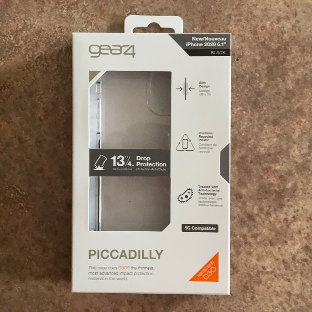 Gear4 Piccadilly iPhone 12 clear case
